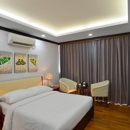 The Regency Hotel Bagan Buitenkant foto