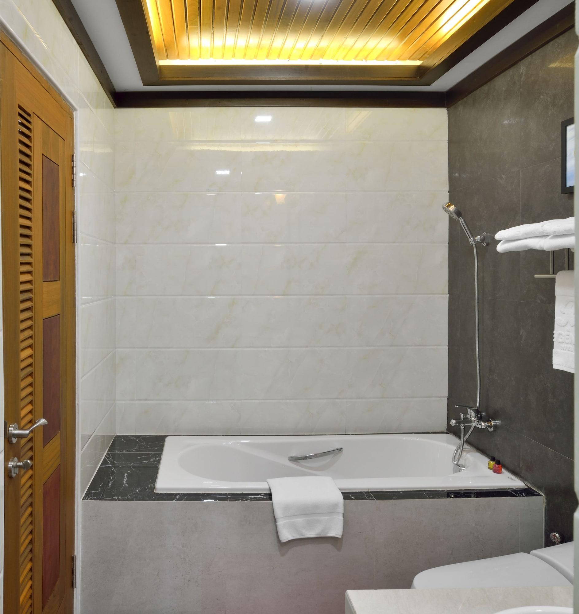 The Regency Hotel Bagan Buitenkant foto