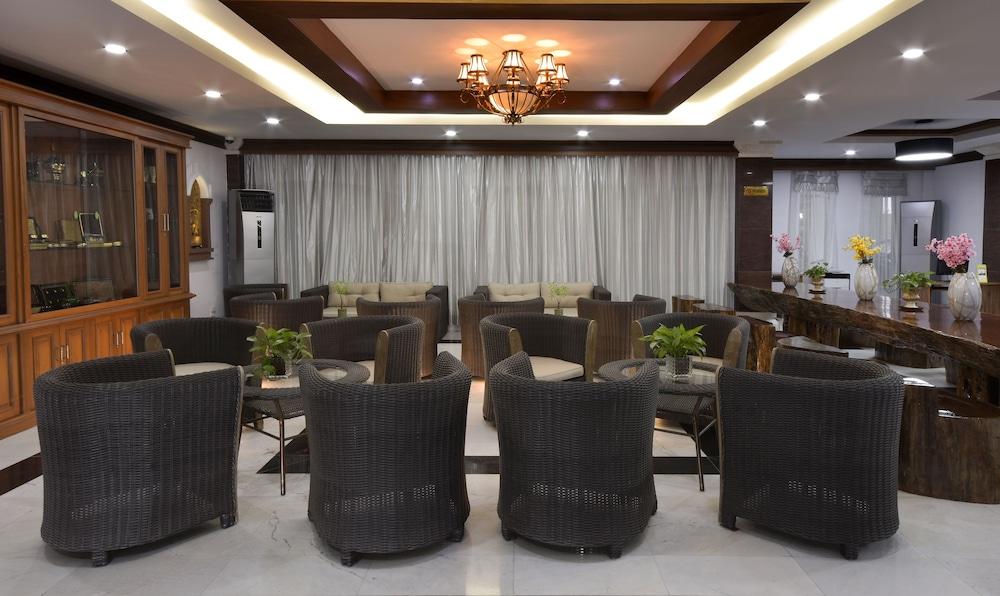 The Regency Hotel Bagan Buitenkant foto