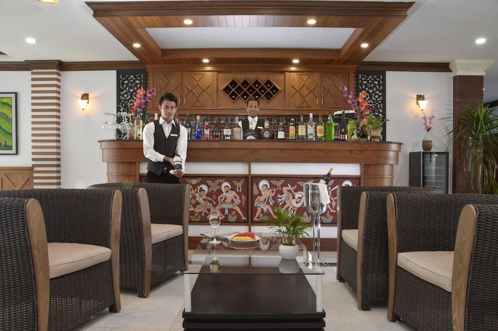 The Regency Hotel Bagan Buitenkant foto
