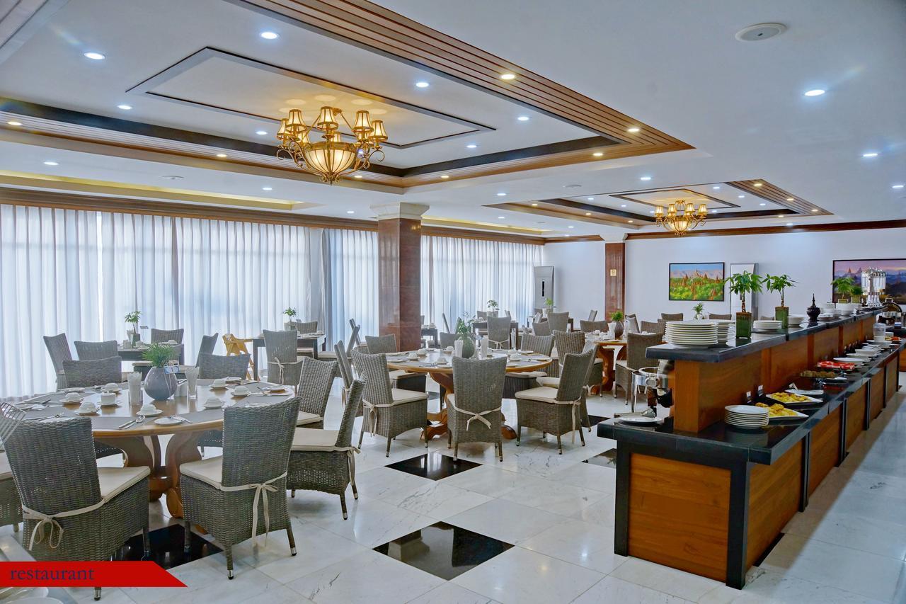 The Regency Hotel Bagan Buitenkant foto