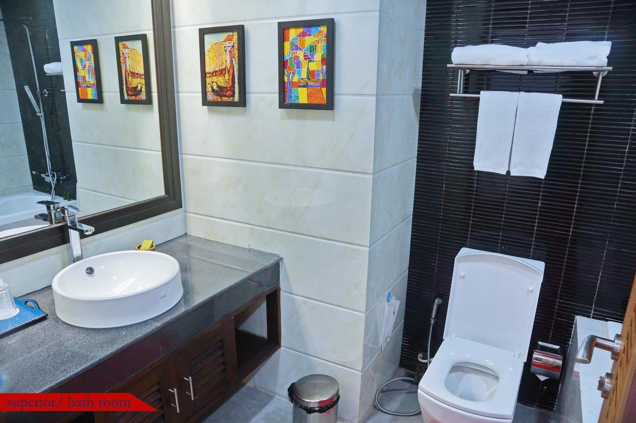 The Regency Hotel Bagan Buitenkant foto