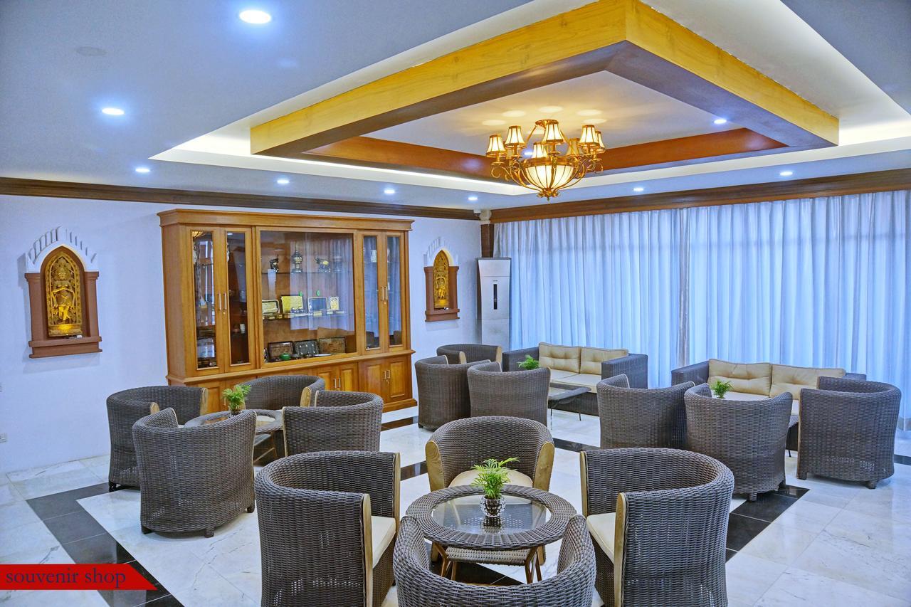 The Regency Hotel Bagan Buitenkant foto