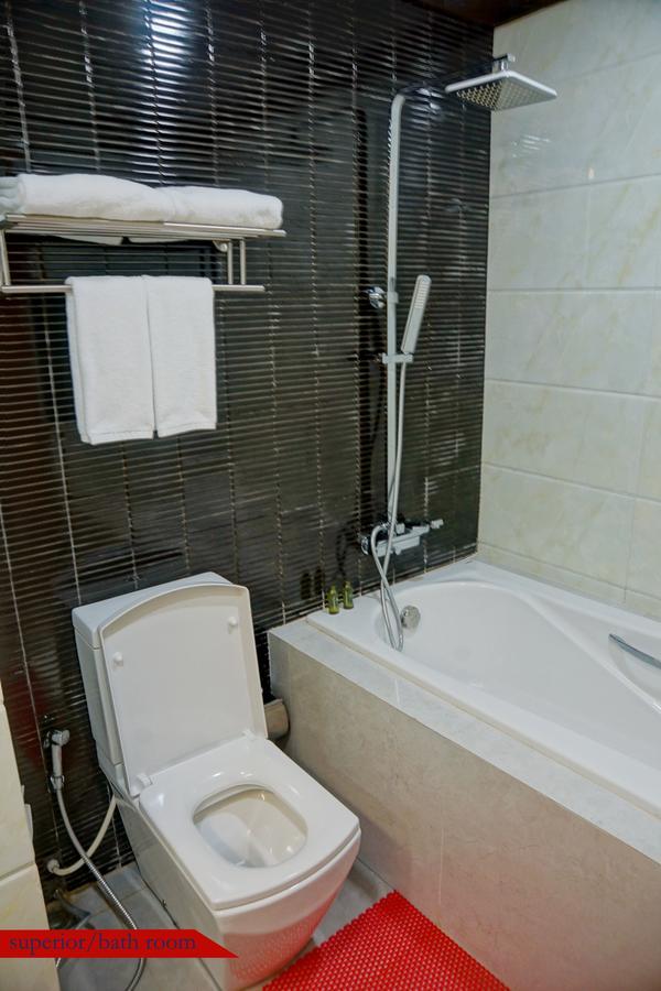 The Regency Hotel Bagan Buitenkant foto