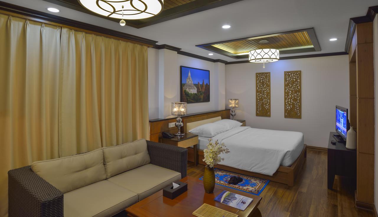 The Regency Hotel Bagan Buitenkant foto