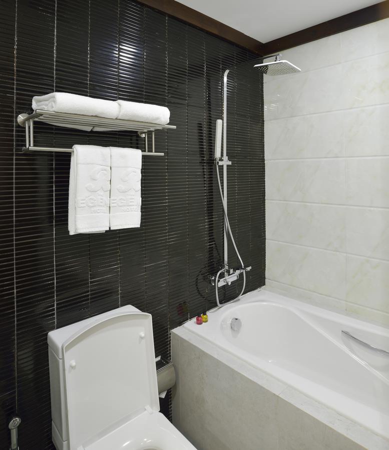 The Regency Hotel Bagan Buitenkant foto