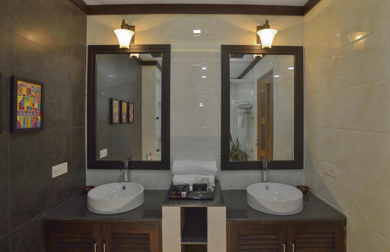 The Regency Hotel Bagan Buitenkant foto