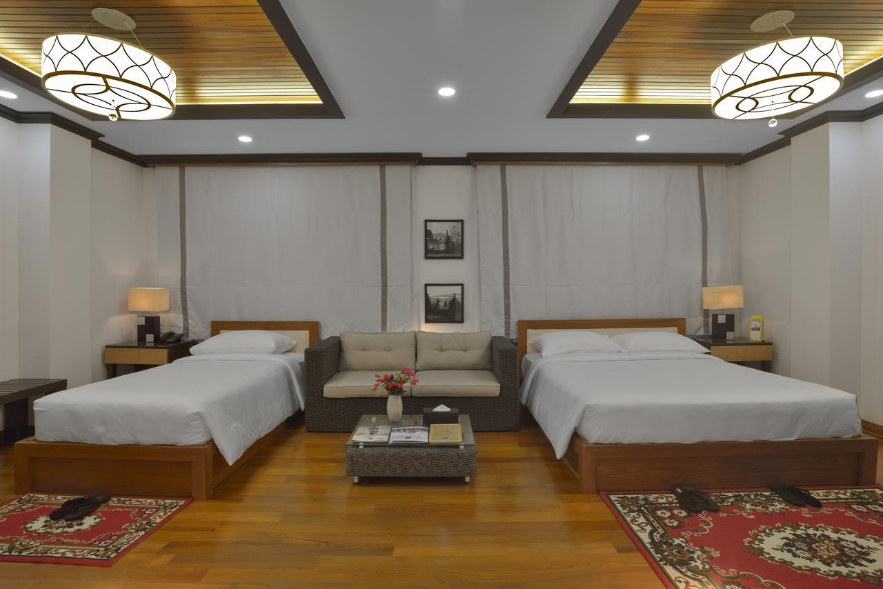 The Regency Hotel Bagan Buitenkant foto