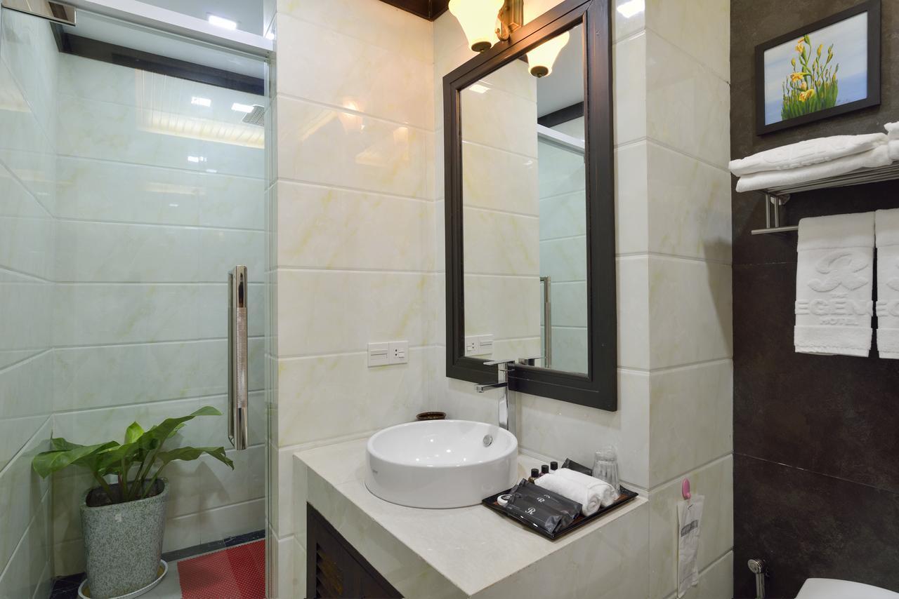 The Regency Hotel Bagan Buitenkant foto