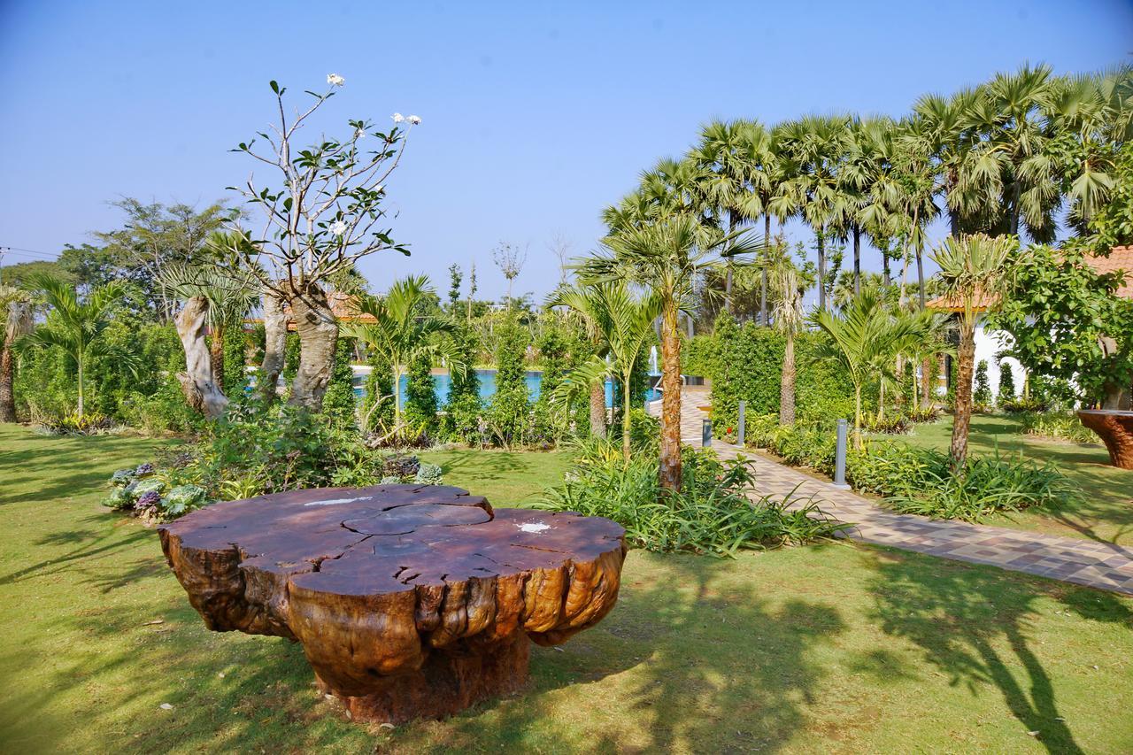 The Regency Hotel Bagan Buitenkant foto
