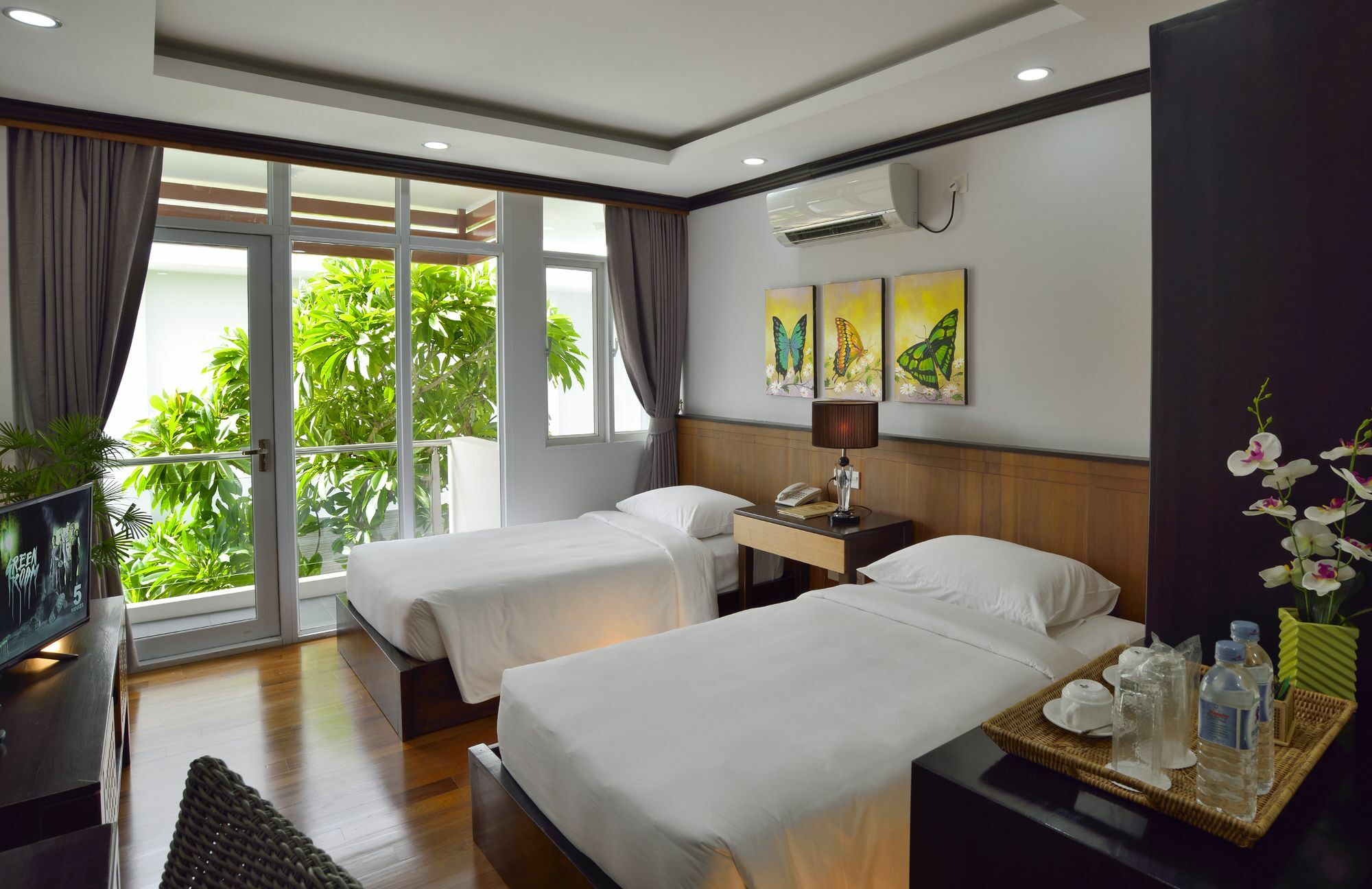 The Regency Hotel Bagan Buitenkant foto