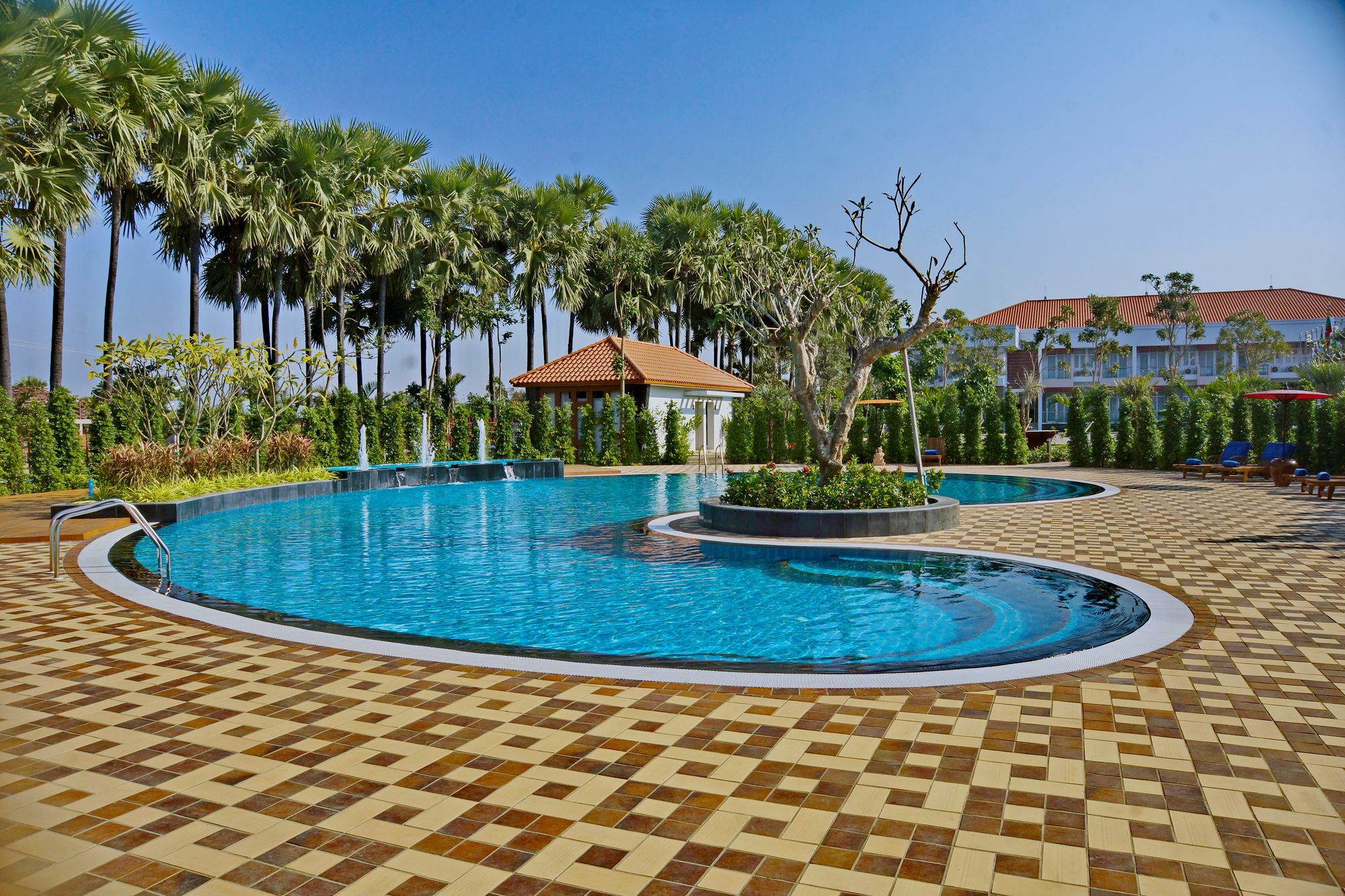 The Regency Hotel Bagan Buitenkant foto