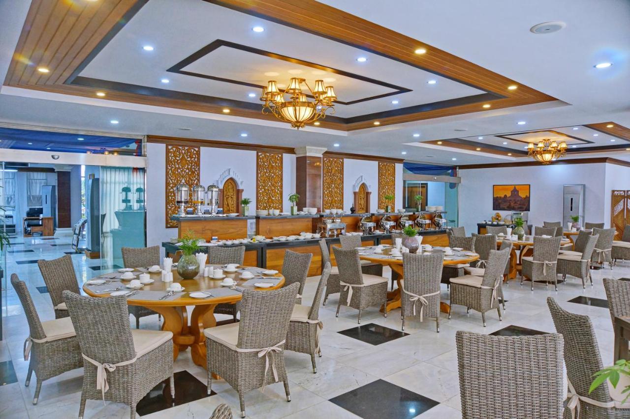 The Regency Hotel Bagan Buitenkant foto